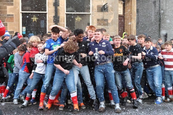 AA076388 - New Years Boys Ba'