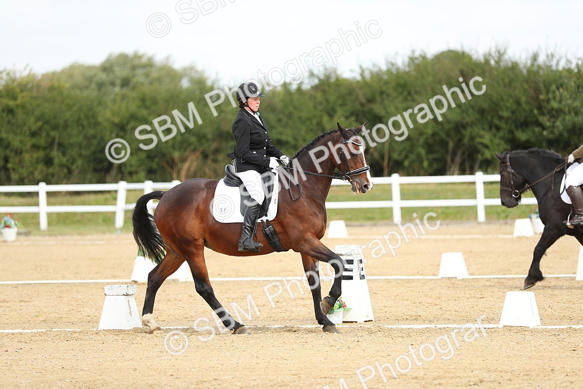 SBM_016370 - Class 13 - Novice 23 - 11.25-12.35