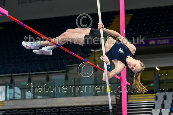 AgeInd25SUN-912762 - Field Female