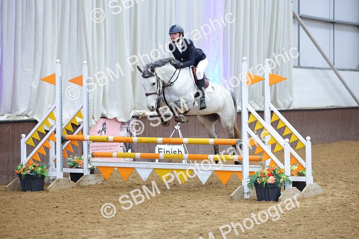 SBM_009549 - Class 20 - Senior British Novice/ 90cm Open - First Round (0.90m)
