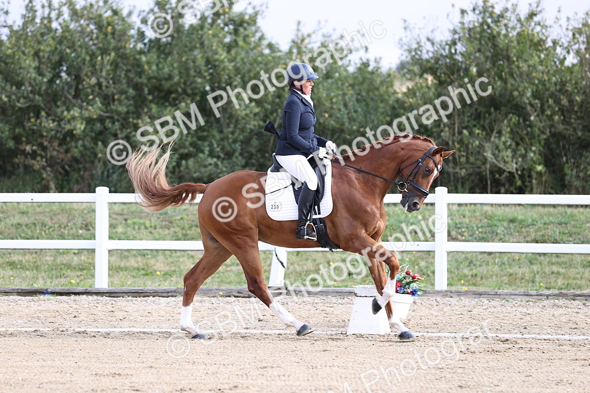 SBM_015350 - Class 14 - Novice 23 - 9.05-10.08