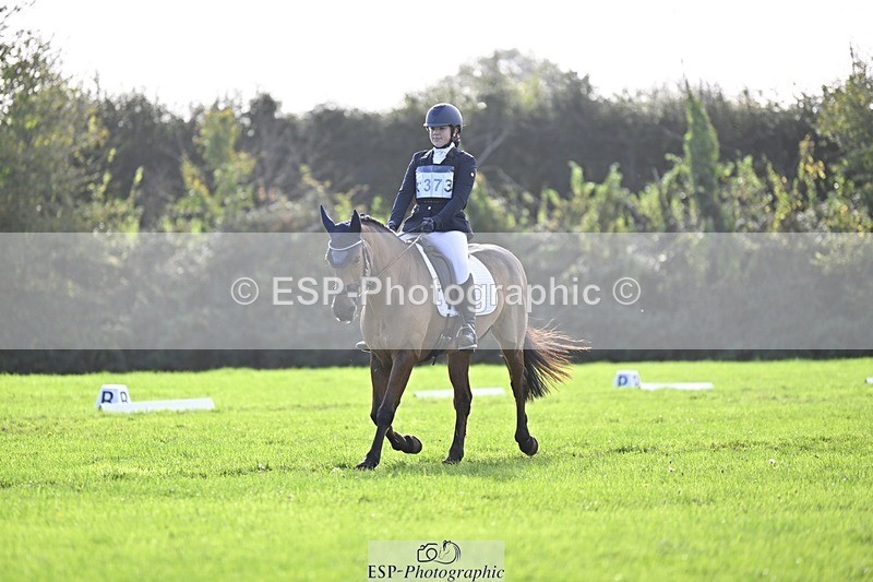 241025-120059-06993 - 373-Isabelle.Thwaite-BEACH.LADY