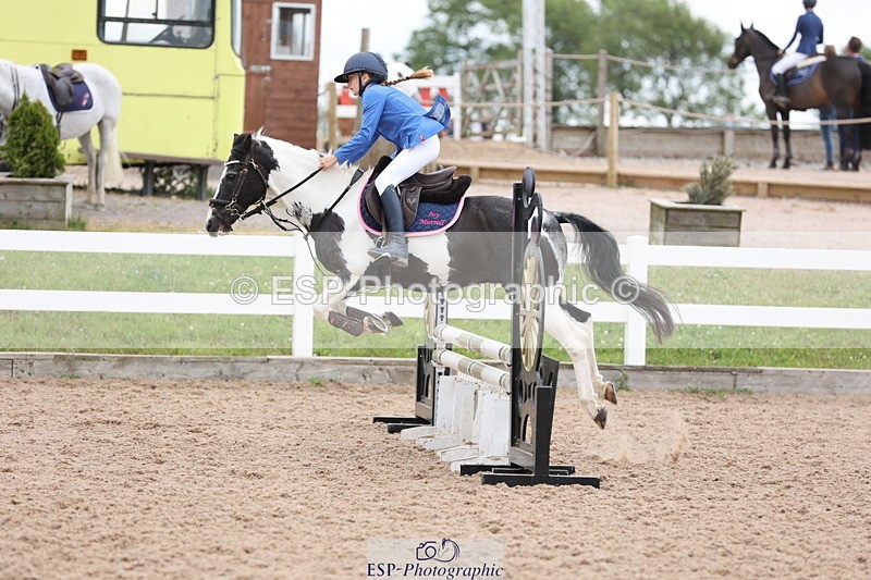 240630A-180631-16299 - Cls 28 Stepping Stones 128cm + 138cm