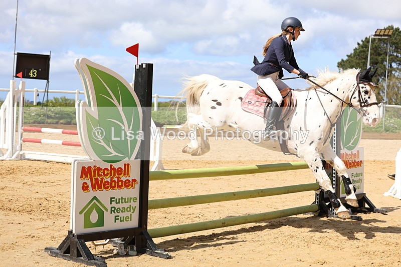 3E7A7264 - Class 8: 80cm Junior