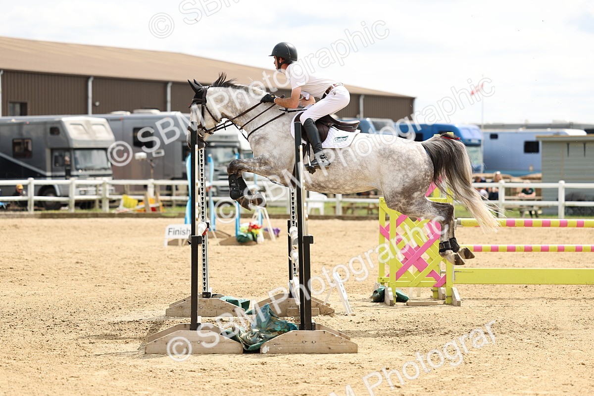 SBM_005372 - Class 18 - Senior 1.05m Open