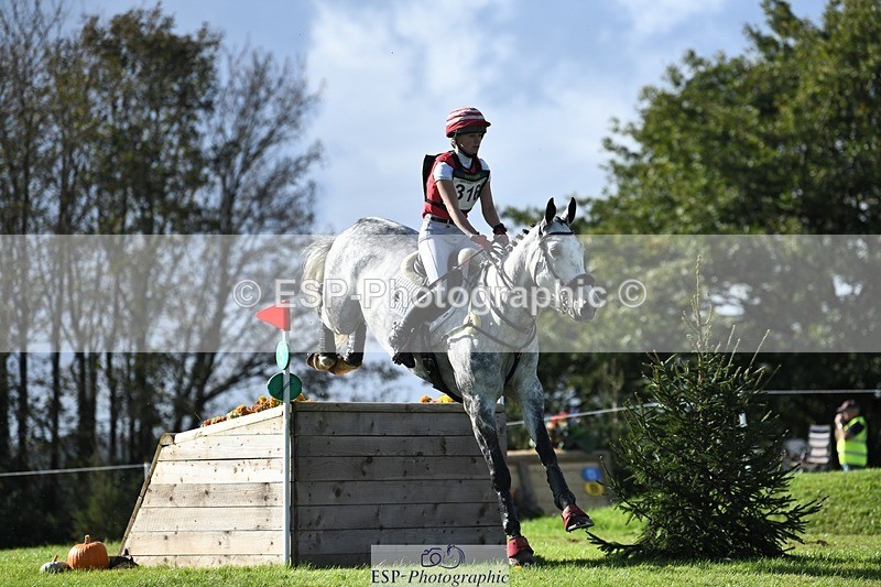 231022-125619-28638 - 316-I.ELLIE.JAY.BUMBLE-Henrietta.Ewell-XC