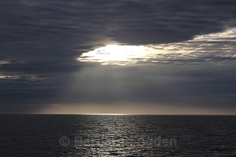 Light 8549 - Summer time