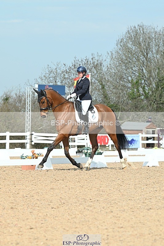 250403-103305-01442 - 036-Abbie.Newbury-Seagry.Viceroy