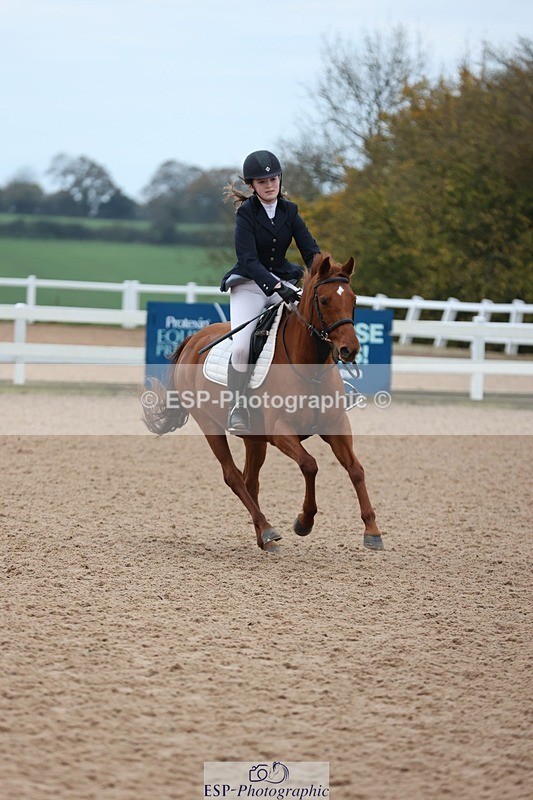 241116X-084408-00145 - Cls 03 Pony Intro 70cm