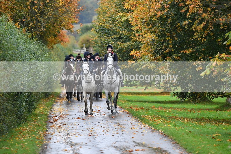 WJ5_6166 - B&B walk back for Hunt Tea !