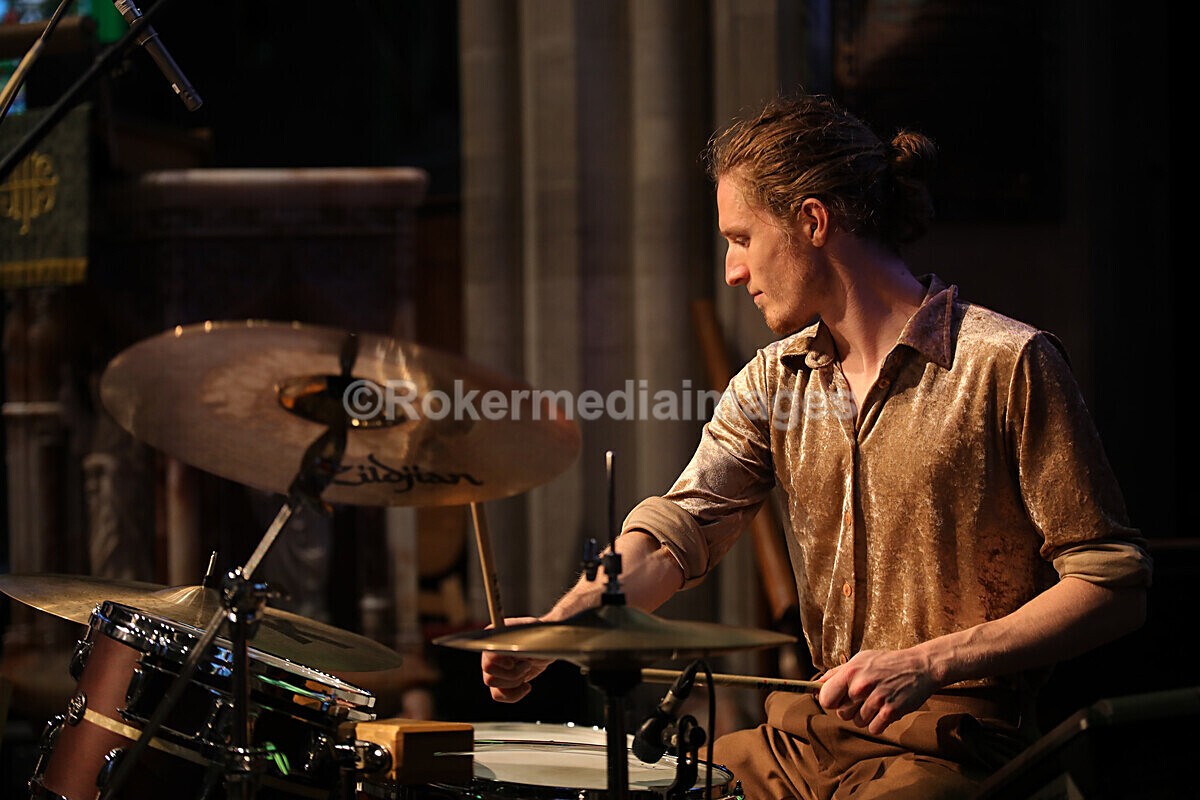 FOLK N BLUES-443 - FOLK and BLUES SEPT 2022