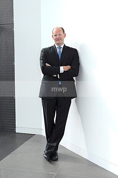 _MWP4158 - Professional Headshot Photography.