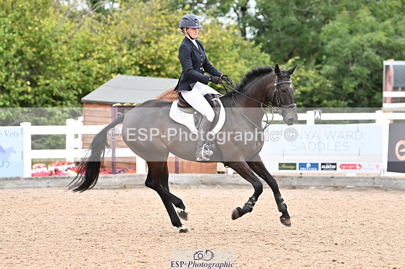 250820B-130733-00698 - Cls 4 Newcomers and 1.10m Open