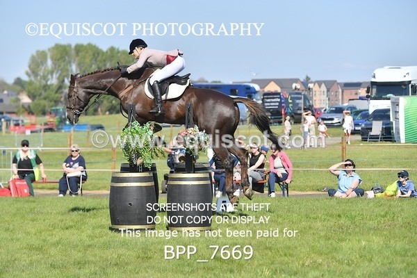 BPP_7669 - CLASS 6 Nisbets FreFrom The Farm & Andrew Dodds Autocare & Hugh O'Neill & Sons 1m Amateur Champ