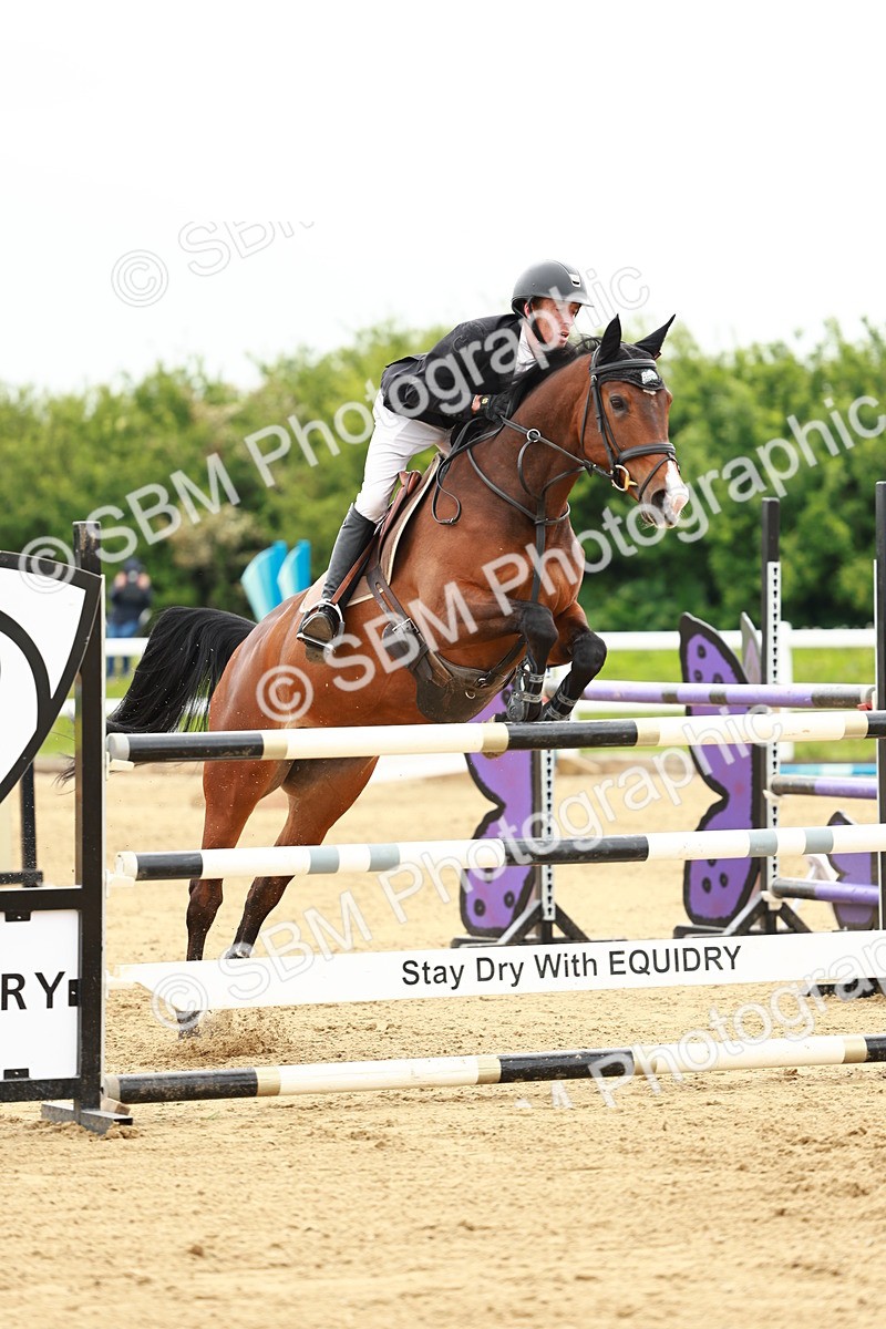 SBM_001147 - Class 5 - Senior Foxhunters - 1.20m