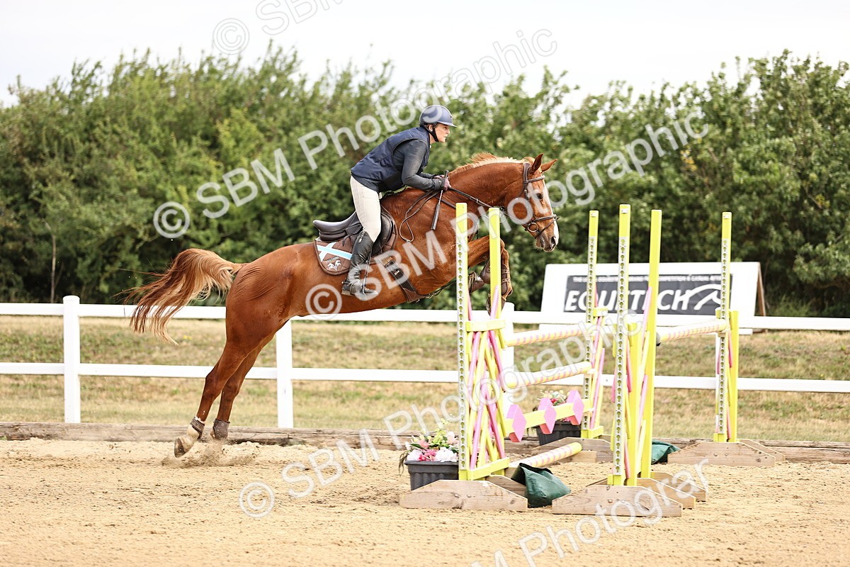 SBM_009589 - Class 8 - Senior Newcomers - 1.10  Open