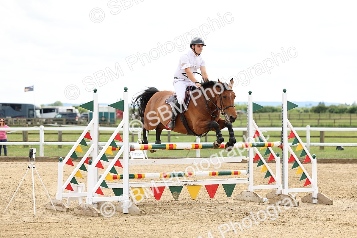 SBM_005977 - Class 19 - Senior Newcomers - 1.10m