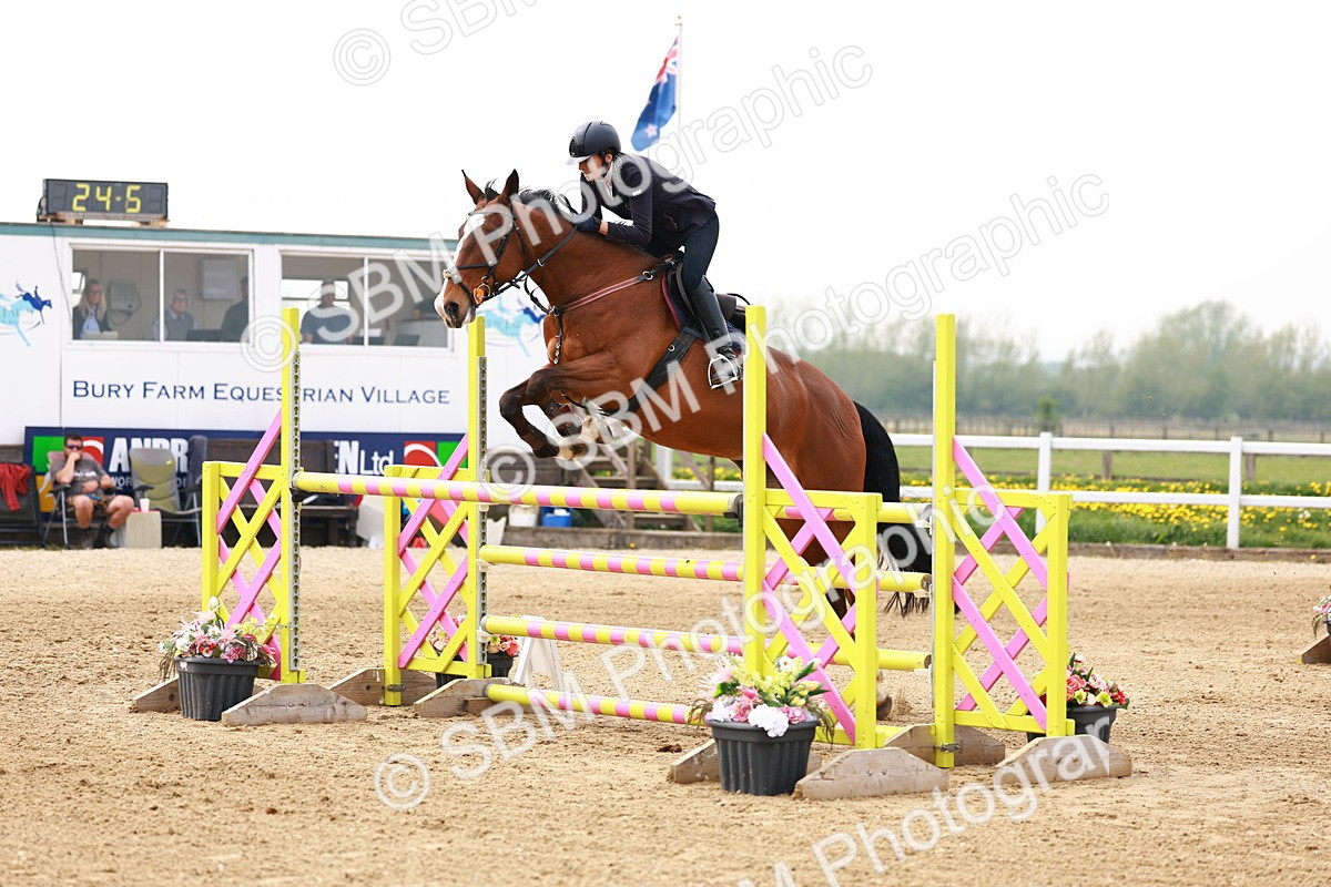  - Class 19 - Senior Foxhunter - 1.20m