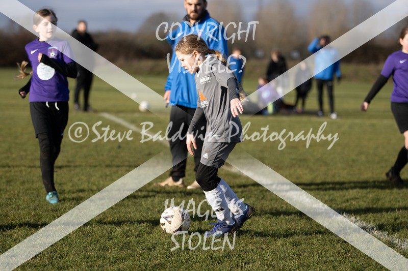 1DX31403 - 2026-01-17 FC Abbey Meads U9 Purple Girls V Develop FC U9 Girls
