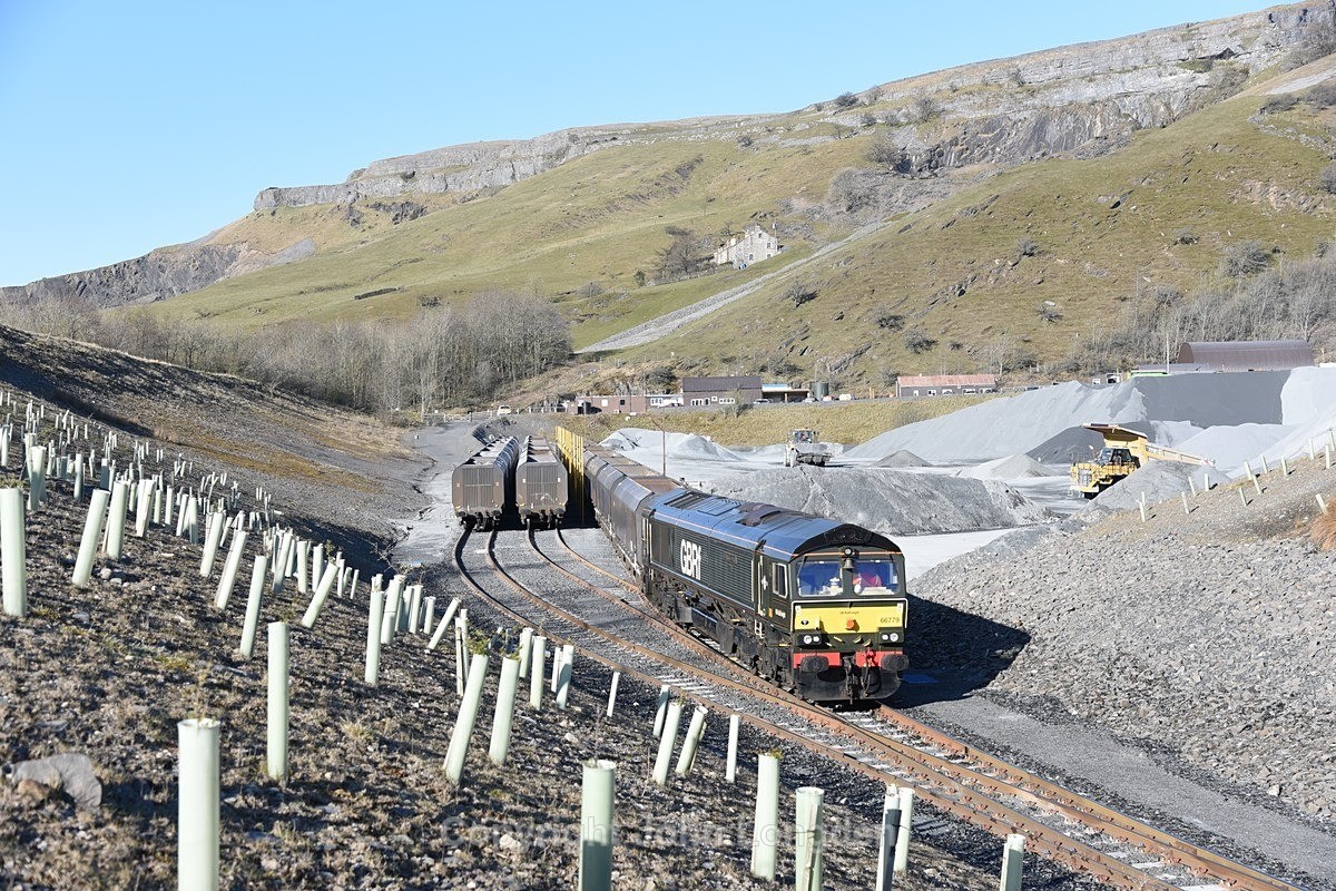 JL - 15.4.21 66779 6M25 Doncaster - Arcow,  Arcow Quarry - Arcow branch