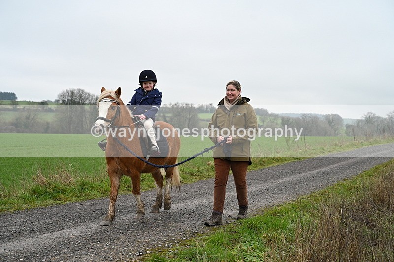 WJ7_9879 - Walk out..