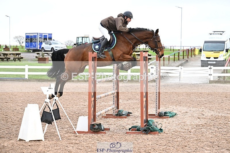 251206-133513-01136 - Cls 13 Snr Foxhunter and 1.20m