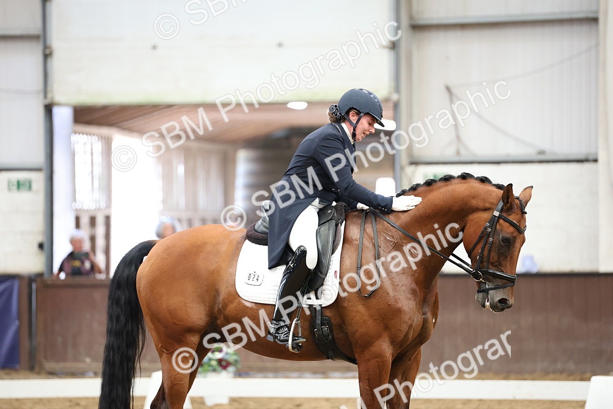 SBM_004466 - Class 9 - FEI Inter 1 Gold - 15.55-16.43