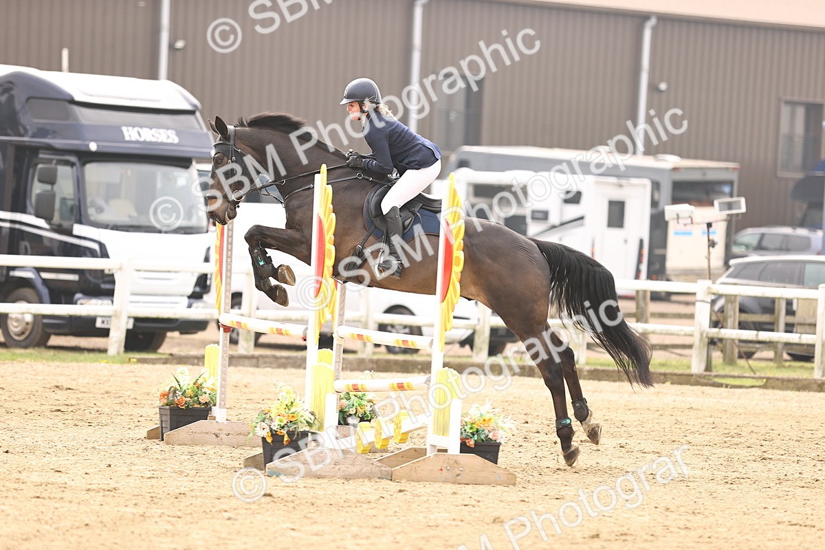  - Class 15 - Senior British novice - 90cm