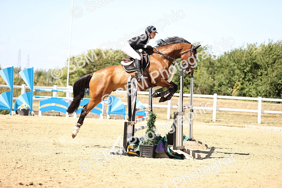 SBM_015005 - Class 15 - Senior Newcomers - 1.10m Open