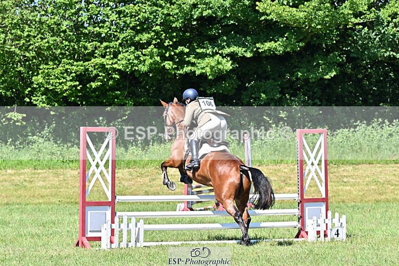 250522B-104235-01633 - 106-THE.CHAMPAGNE.LADY-Charlotte.Rowe