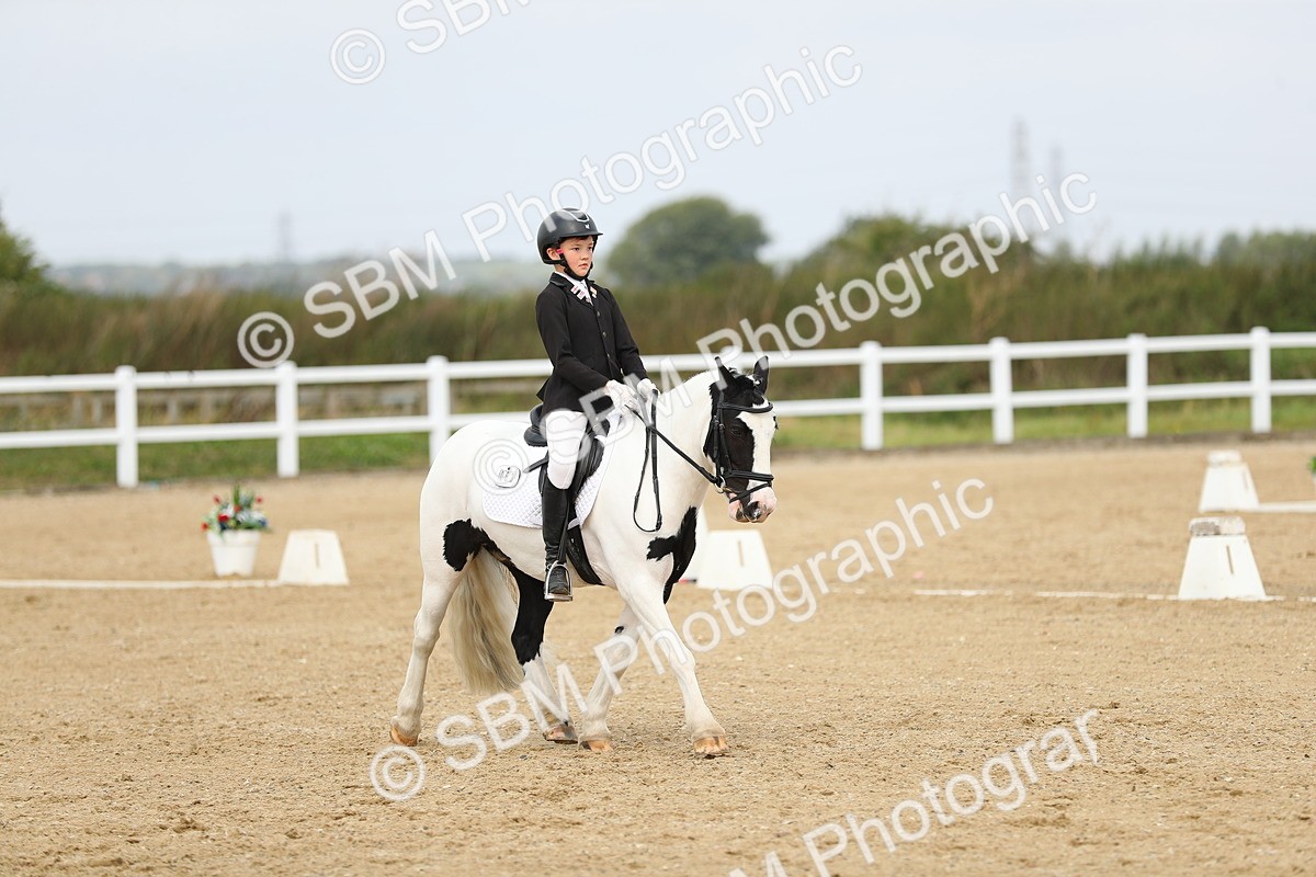 SBM_016350 - Class 13 - Novice 23 - 11.25-12.35