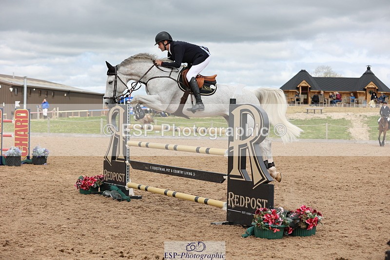 240419A-122712-07237 - Cls 6, 2 Star Medium Tour 1.35m