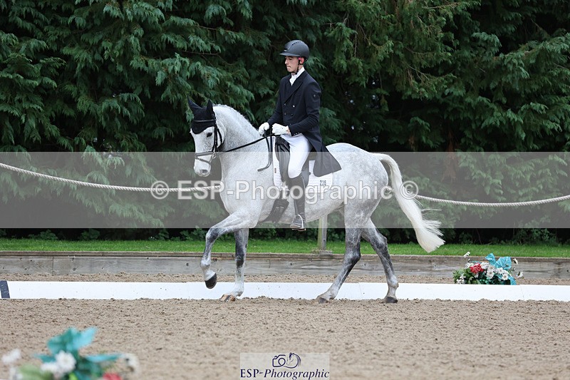 241024-155729-04959 - 236-Musa.Hussain-LIQUID.LUCK