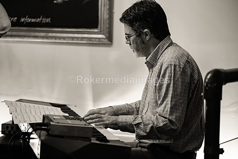  - TOM & SIMON GARDNER PLAY BROTHERS CANDOLI