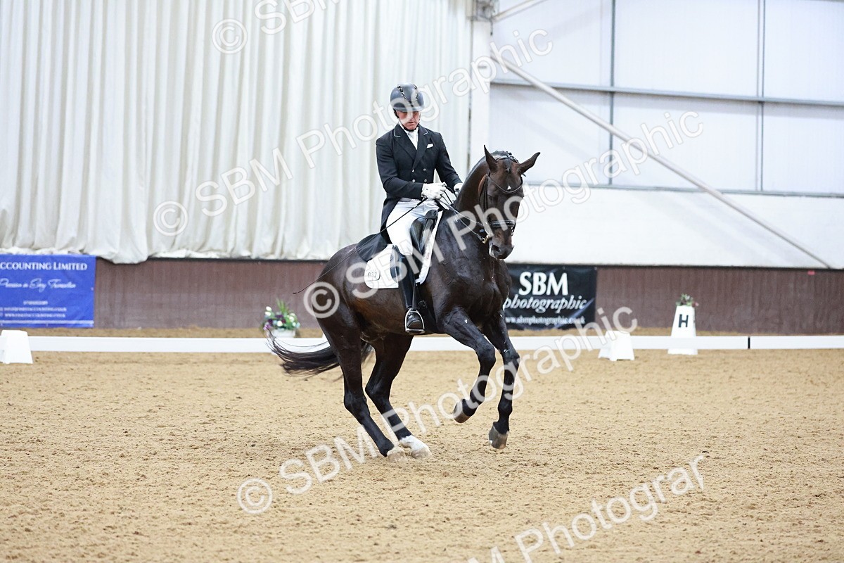 SBM_021476 - Class 14 - FEI Grand Prix - 17.40-18.34