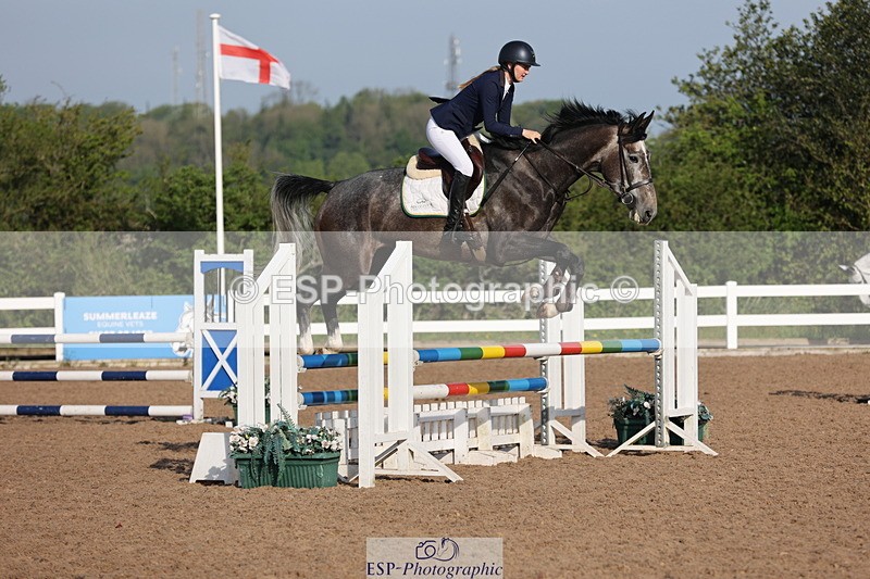 240510A-081230-04123 - Cls 13 British Novice and 90cm Open