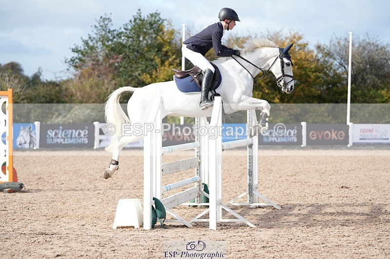 251025-141249-00595 - Cls 13 Pony Foxhunter and 1.10m
