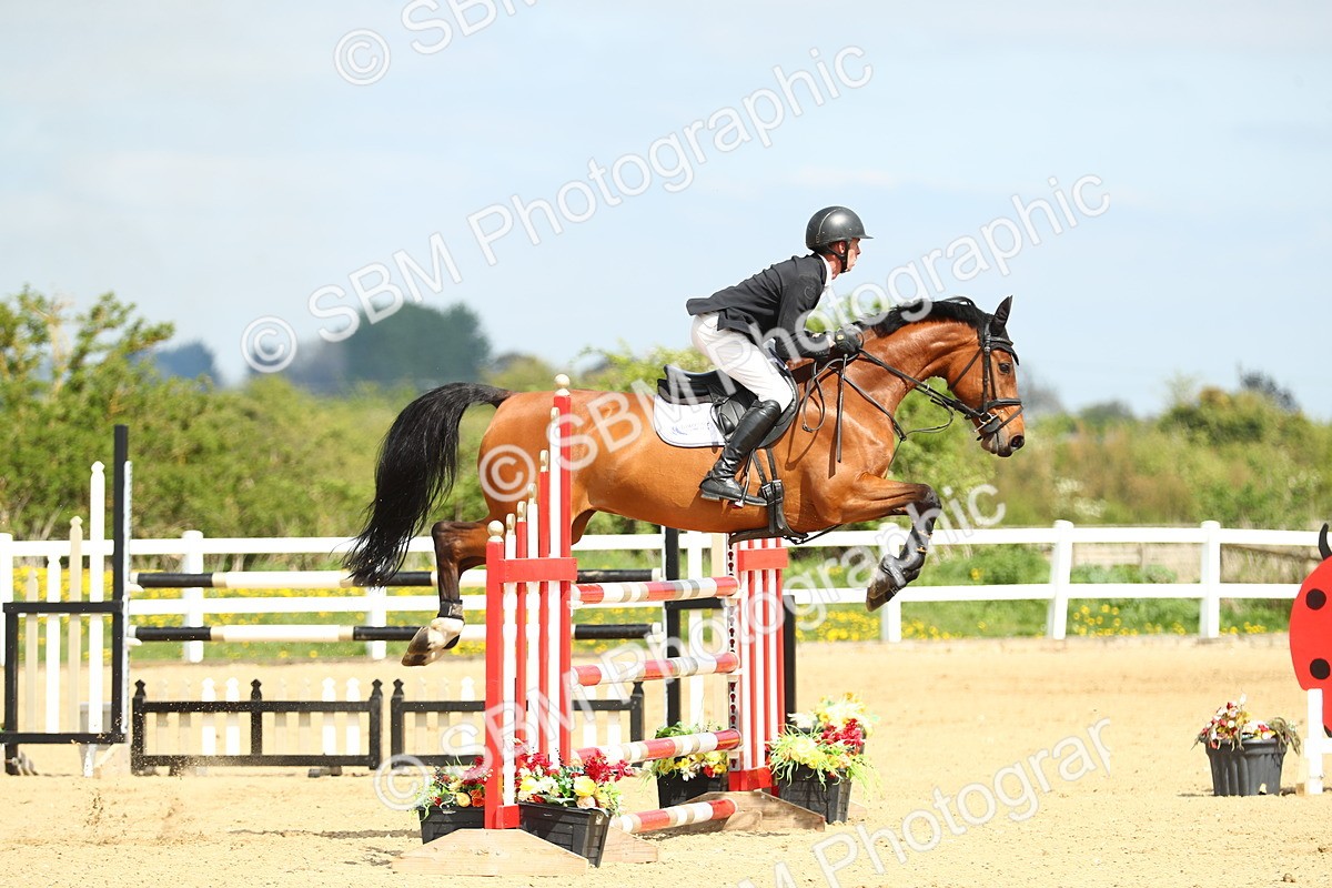 SBM_001368 - Class 5 - Senior Foxhunter 1.20m