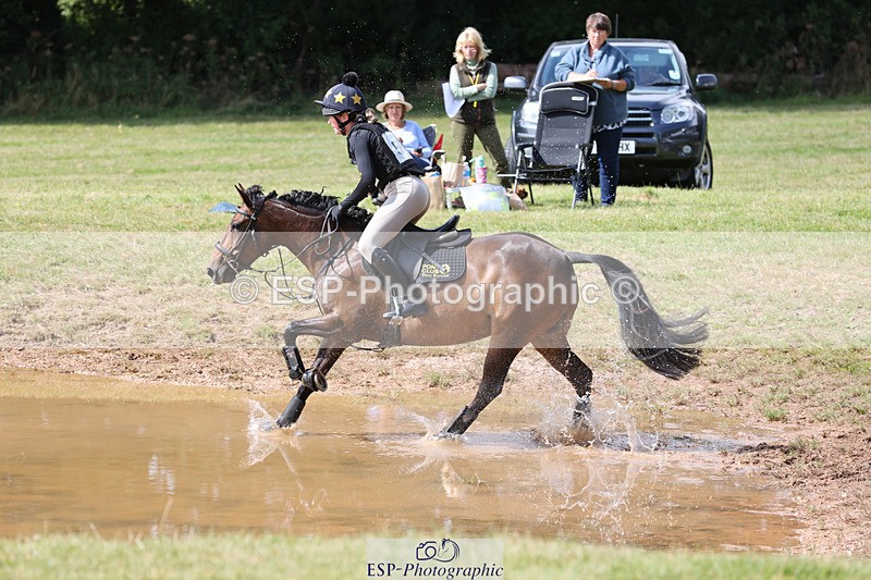 240825X-113919-32308 - 70cm XC 11.00 to 12.00