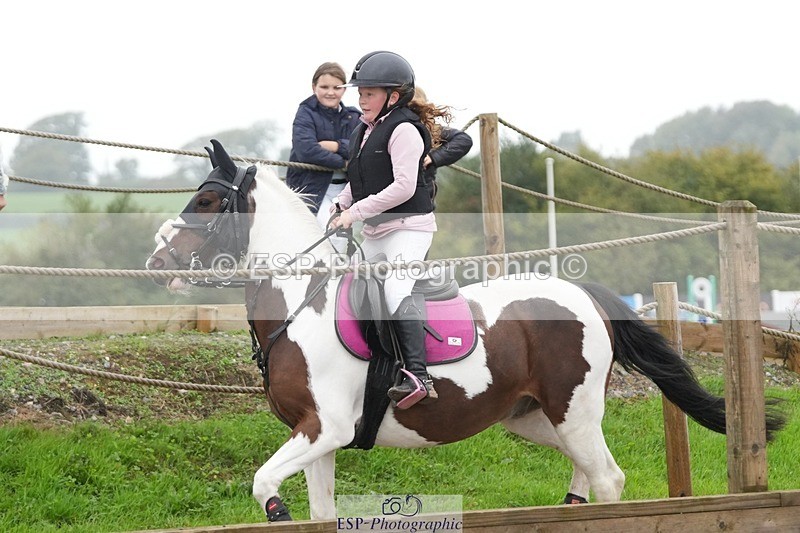 250920-155611-01535 - Cls 21 Pony Intro 80cm Derby