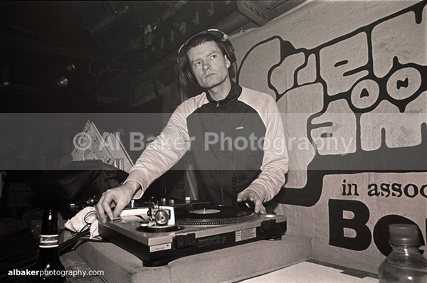 3 mark rae - Friends-&-Family @ sankeys-soap 28.02.02