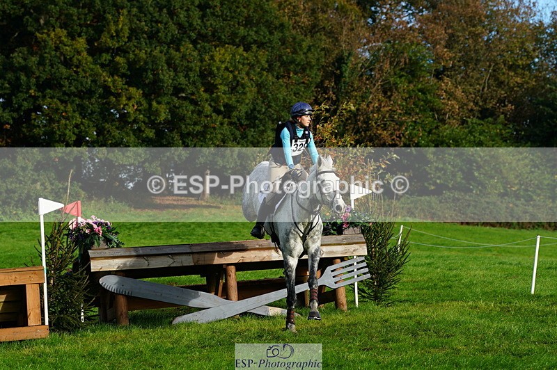 251025A-095706-16015 - D-329-Clementine.Montgomerie