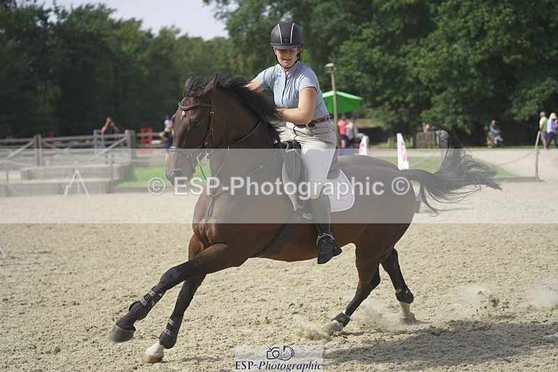 230909-123732-05738 - Cls 17 Snr 1.05m Open