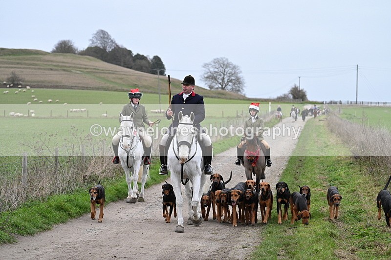 WJ7_1221 - Walk Home