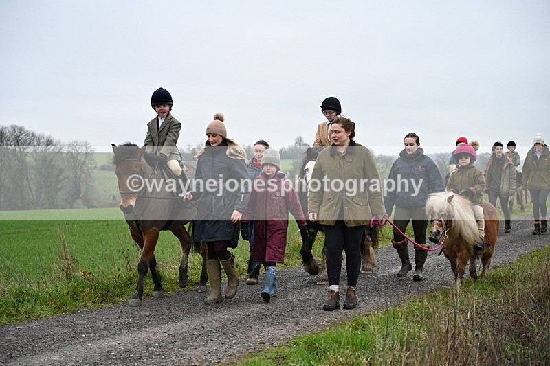 WJ7_9832 - Walk out..