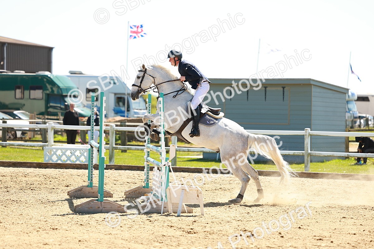 SBM_001404 - Class 4 - Senior Newcomers 1.10m