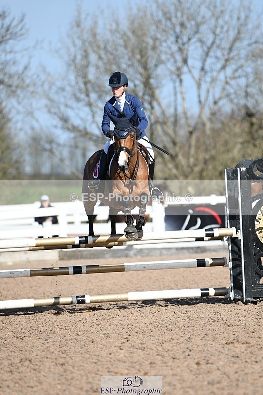 250330-101902-06064 - Cls 32 British Novice and 90cm
