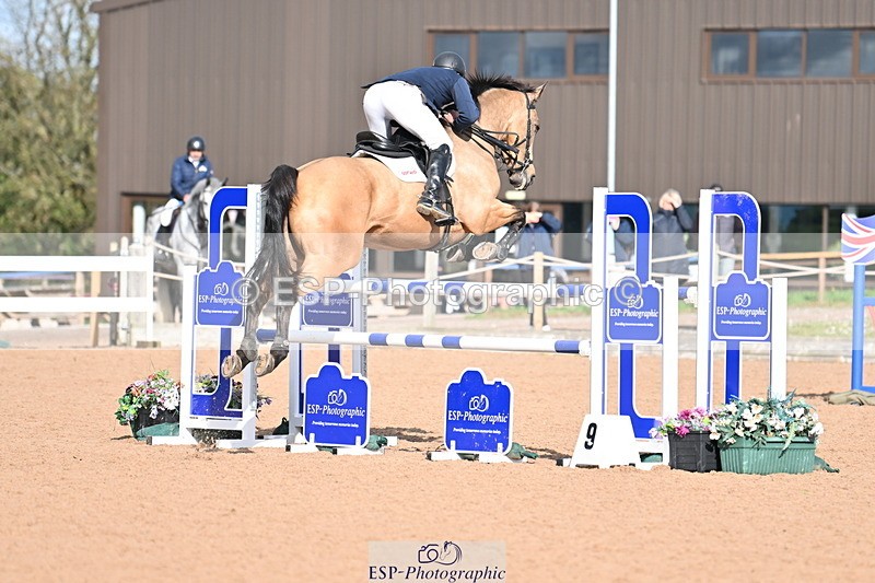 231014A-105457-04256 - Cls 18 Newcomers & 1.10m Open