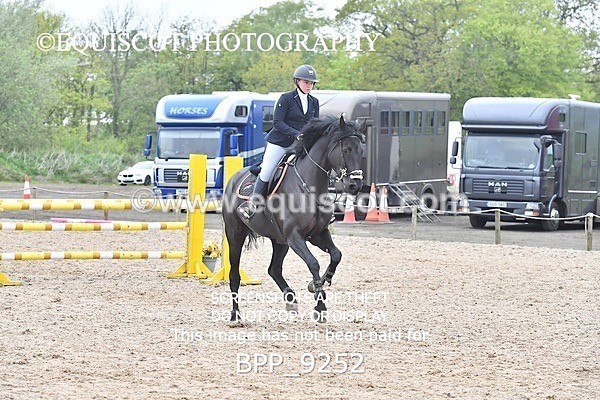 BPP_9252 - CLASS 30 SUN Senior Newcomers/ 1.10m Open