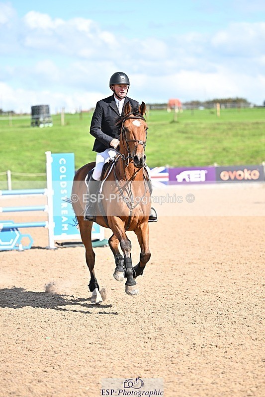 250924-131555-00385 - Cls 4 Newcomers and 1.10m Open